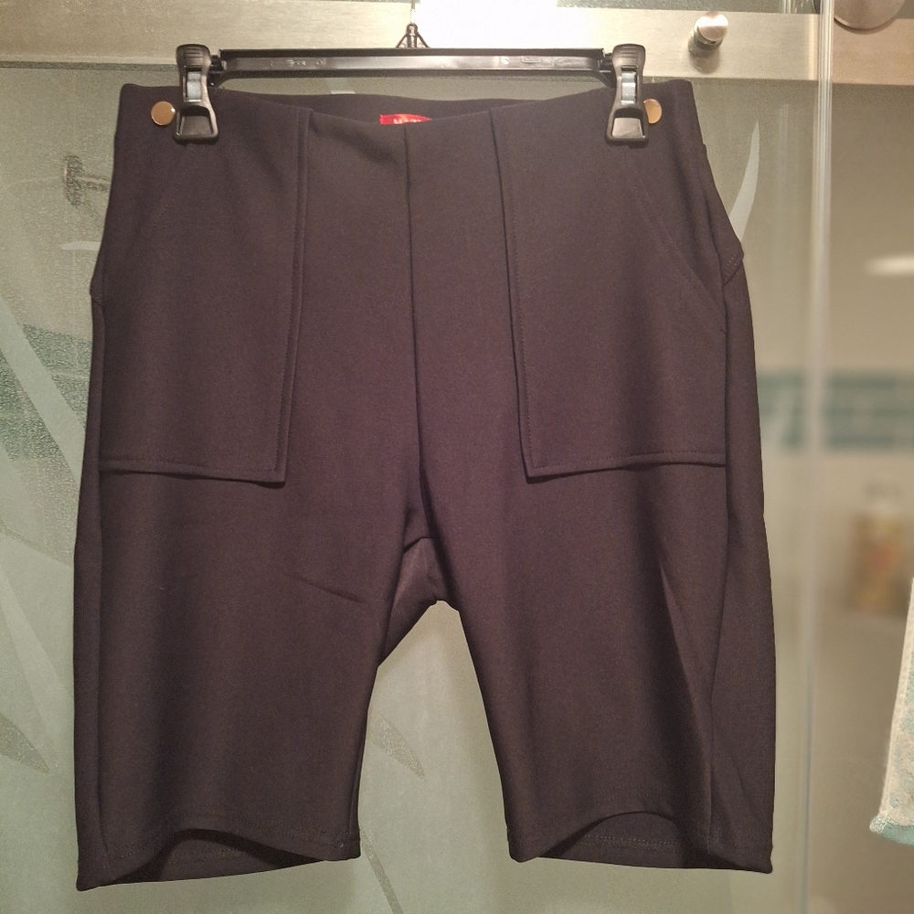 Maze Collection Black Fitted Stretchy Shorts New